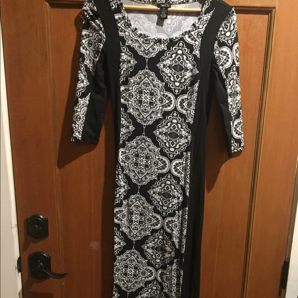 Super soft, stretchy and comfy maxi dress.